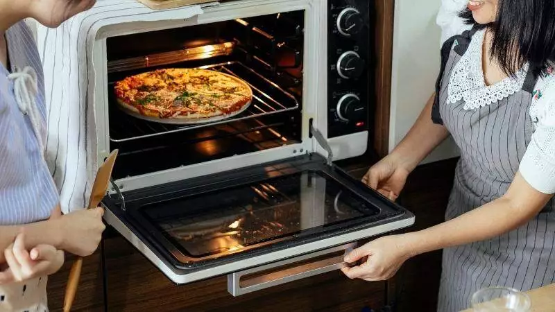 Using A Pizza Pan
