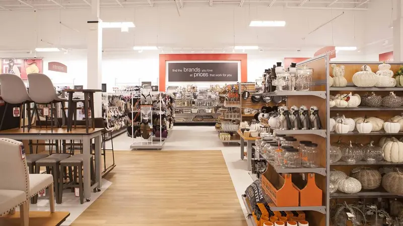 Are There Any Perks for Using Apple Pay At TJ Maxx?